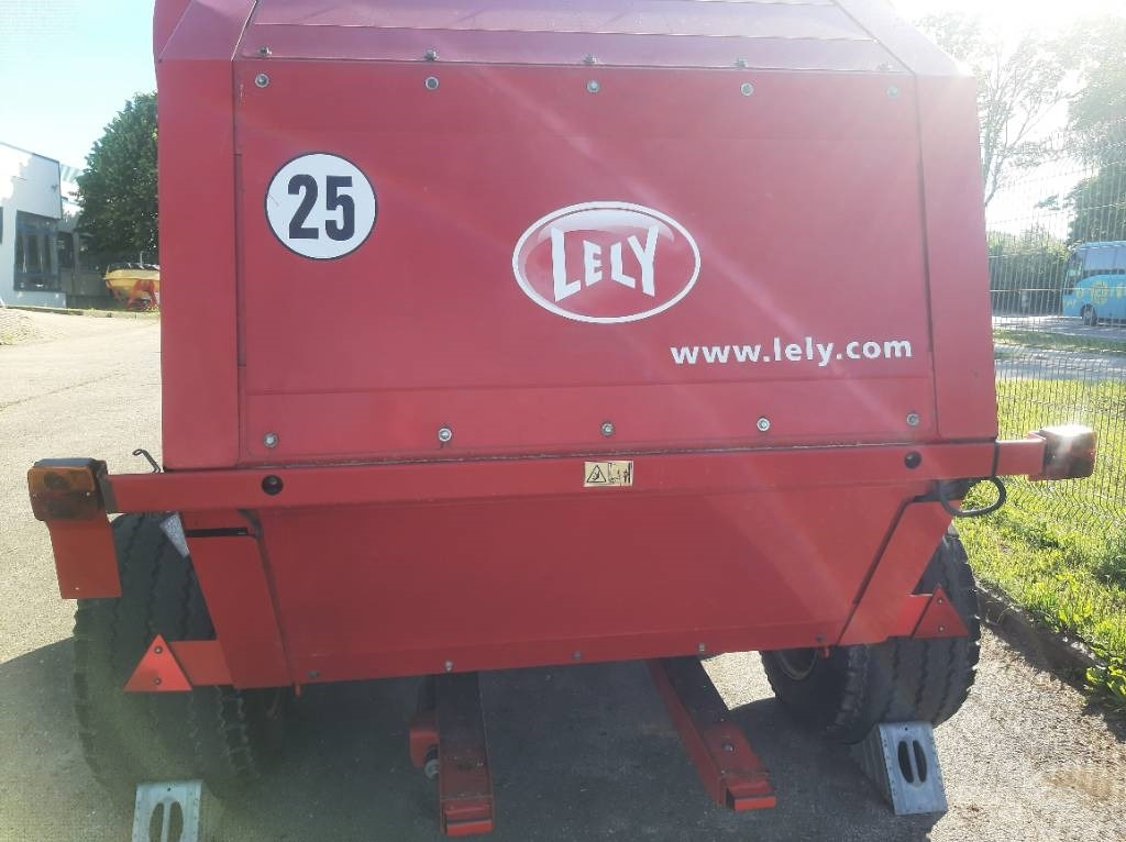Lely Welger RP 245 Profi - Round baler: picture 2 Lely Welger RP 245 Profi - Round baler: picture 2
