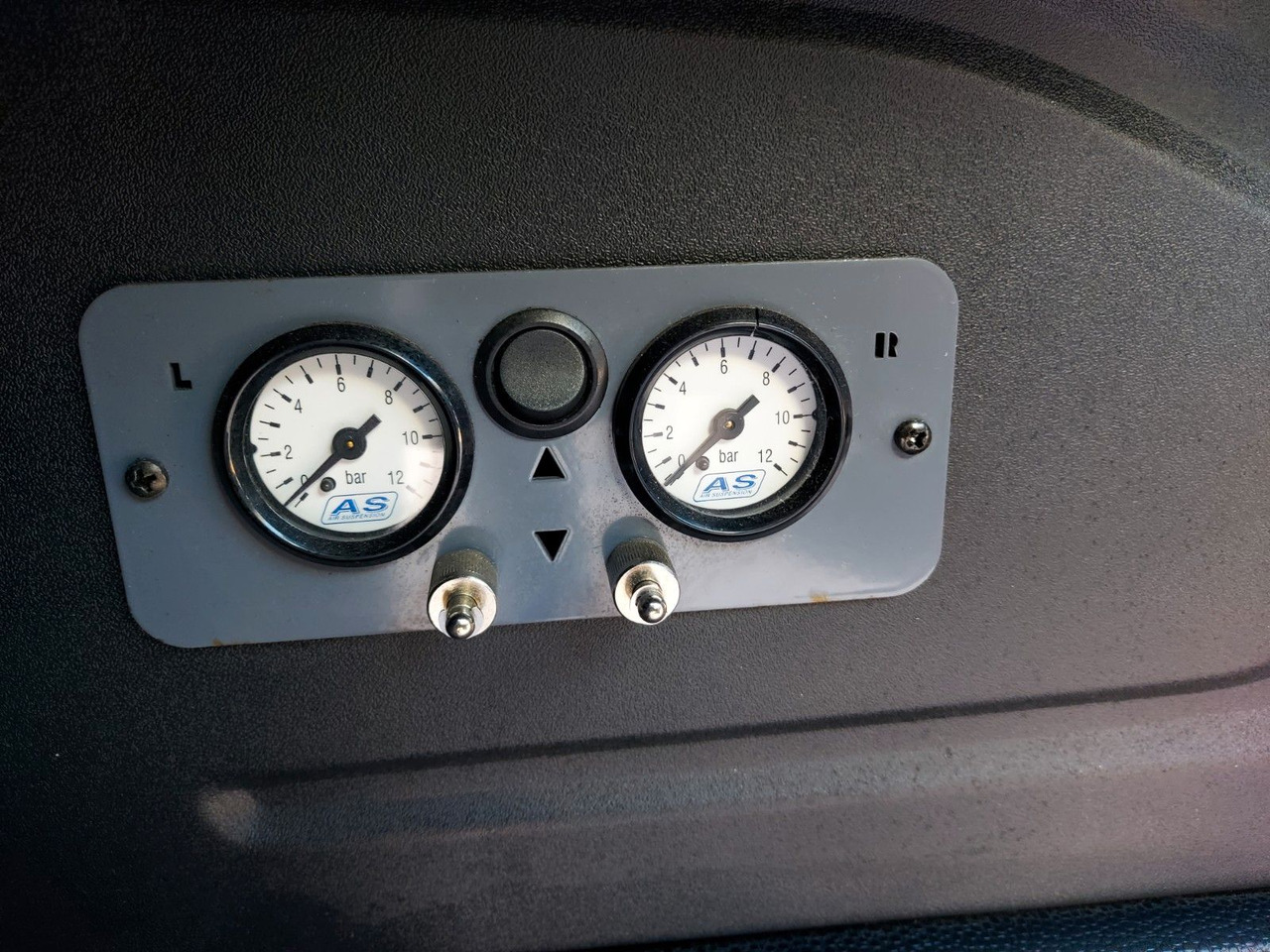 Ford Transit Pritsche 350 L4 extra lang Luftfeder - Flatbed van: picture 3 Ford Transit Pritsche 350 L4 extra lang Luftfeder - Flatbed van: picture 3