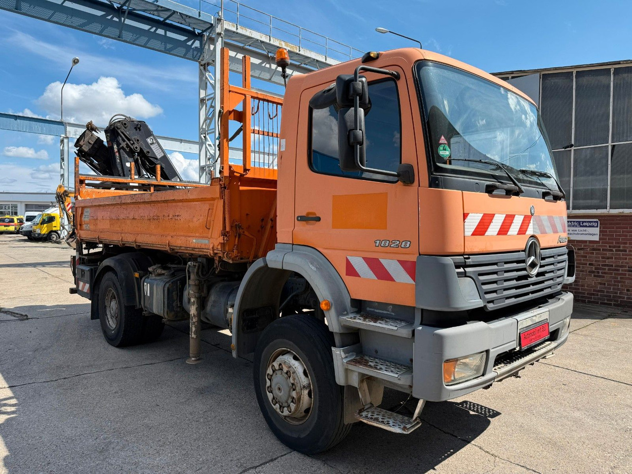 Mercedes-Benz ATEGO 1828 4X4 MEILER + HIAB KRAN 144 FS-3 - Tipper, Crane truck: picture 1 Mercedes-Benz ATEGO 1828 4X4 MEILER + HIAB KRAN 144 FS-3 - Tipper, Crane truck: picture 1
