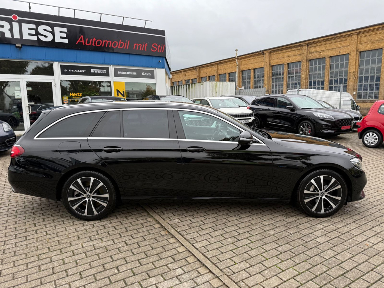 Mercedes-Benz E -Klasse T-Modell E 300 de LED NAVI ACC TEILLED - Station wagon: picture 3 Mercedes-Benz E -Klasse T-Modell E 300 de LED NAVI ACC TEILLED - Station wagon: picture 3