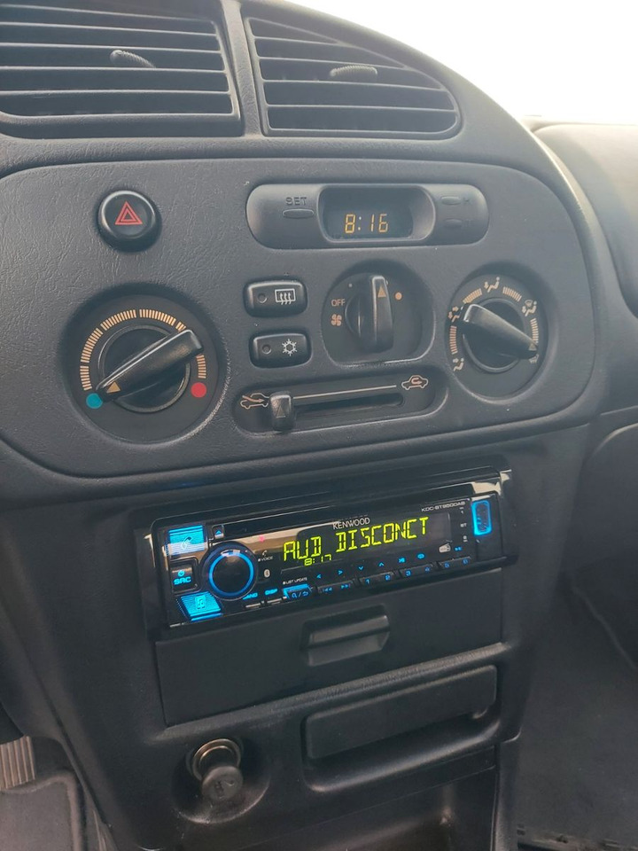 Mitsubishi Colt GLX Klima el. Fenster/Spiegel Radio 8xRäder - Sedan: picture 4 Mitsubishi Colt GLX Klima el. Fenster/Spiegel Radio 8xRäder - Sedan: picture 4