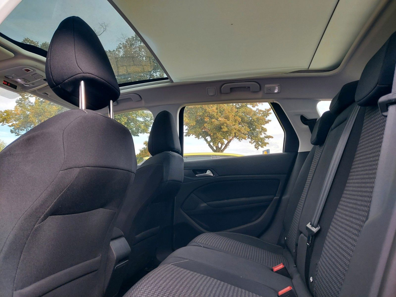 Peugeot 308 SW Active Business Panorama DAB Navi LED - Station wagon: picture 4 Peugeot 308 SW Active Business Panorama DAB Navi LED - Station wagon: picture 4