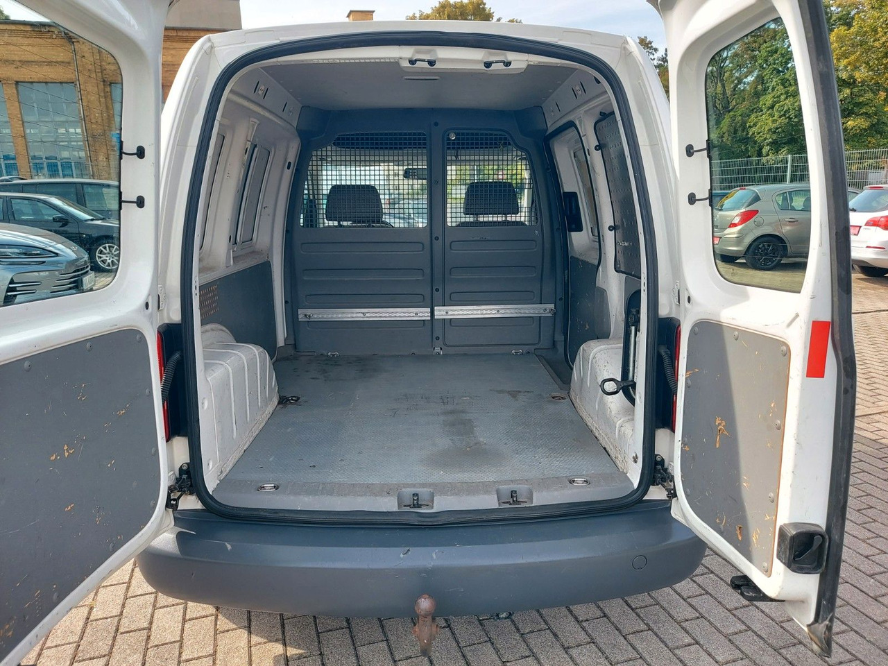 Passenger van Volkswagen Caddy Kasten Kombi 1.9 TDi: picture 18 Passenger van Volkswagen Caddy Kasten Kombi 1.9 TDi: picture 18