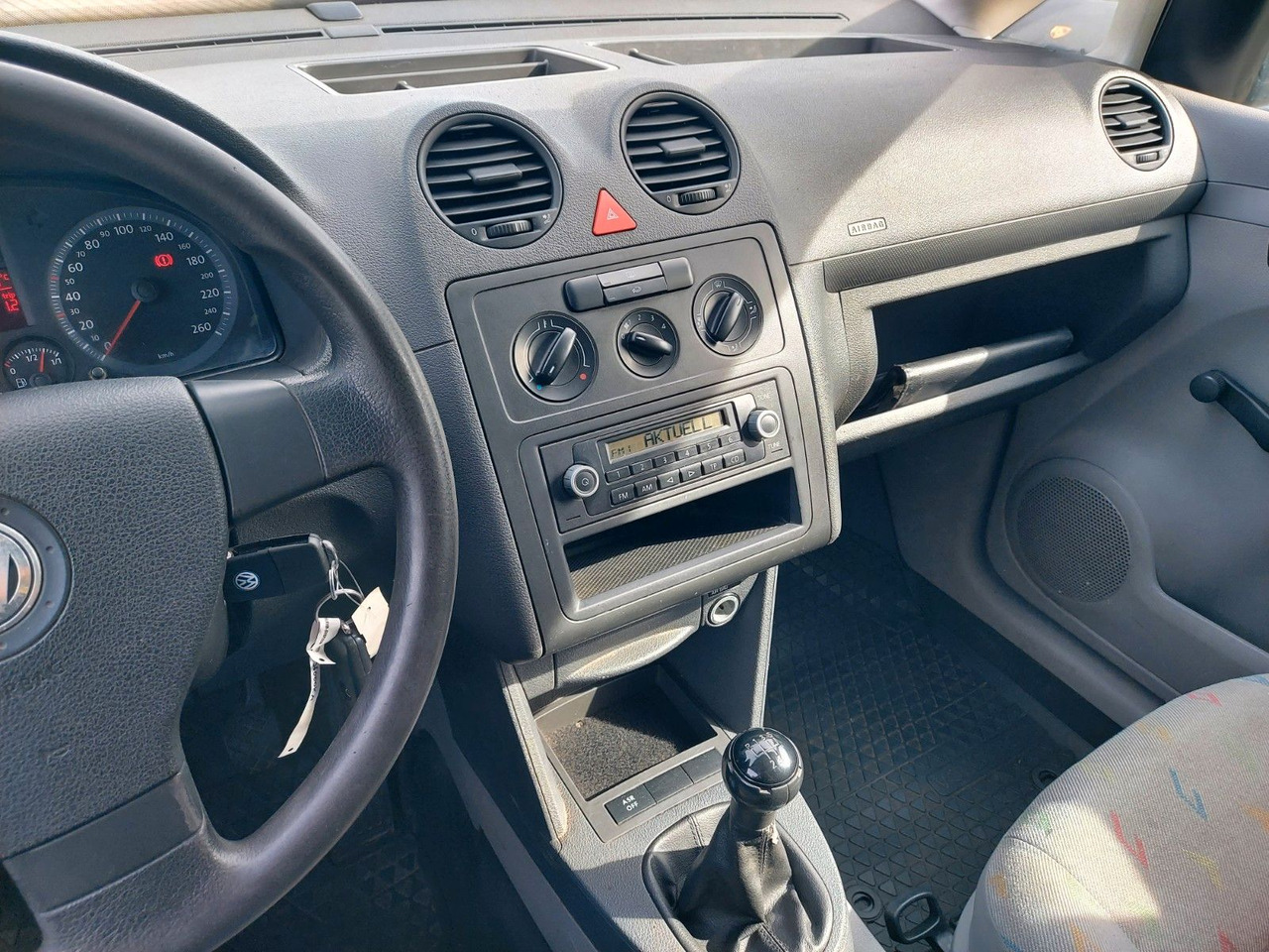 Passenger van Volkswagen Caddy Kasten Kombi 1.9 TDi: picture 13 Passenger van Volkswagen Caddy Kasten Kombi 1.9 TDi: picture 13