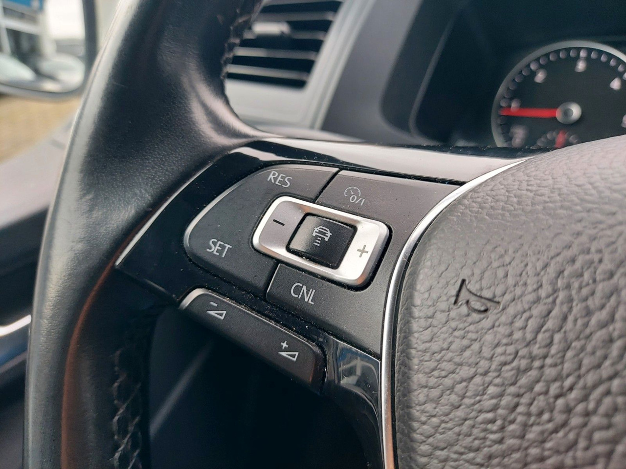 Volkswagen T6 Caravelle Comfortline Lang DSG 8 Sitze ACC - Passenger van: picture 2 Volkswagen T6 Caravelle Comfortline Lang DSG 8 Sitze ACC - Passenger van: picture 2