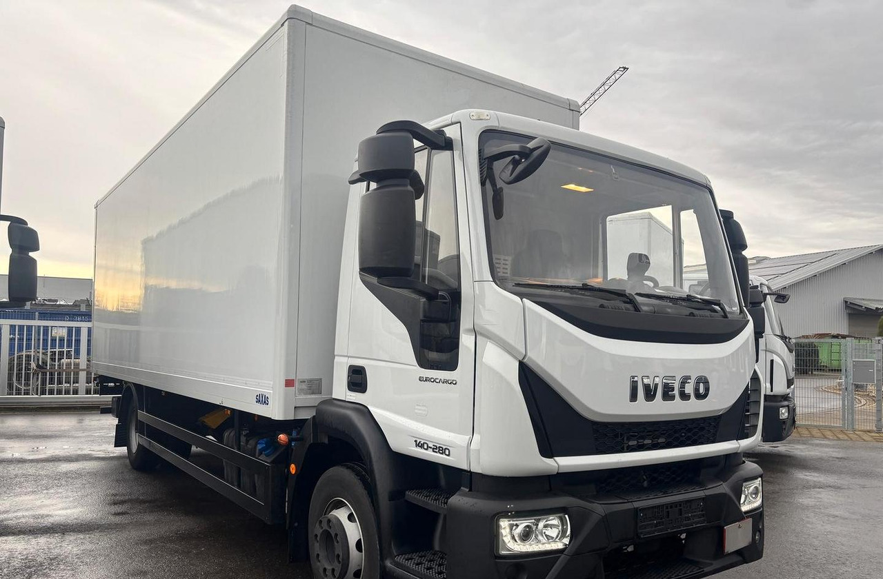 Iveco 140e28 euro 6 *48000 km - Box truck: picture 1 Iveco 140e28 euro 6 *48000 km - Box truck: picture 1