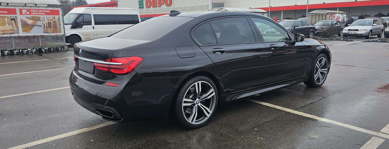 BMW 750 - Sedan: picture 5 BMW 750 - Sedan: picture 5