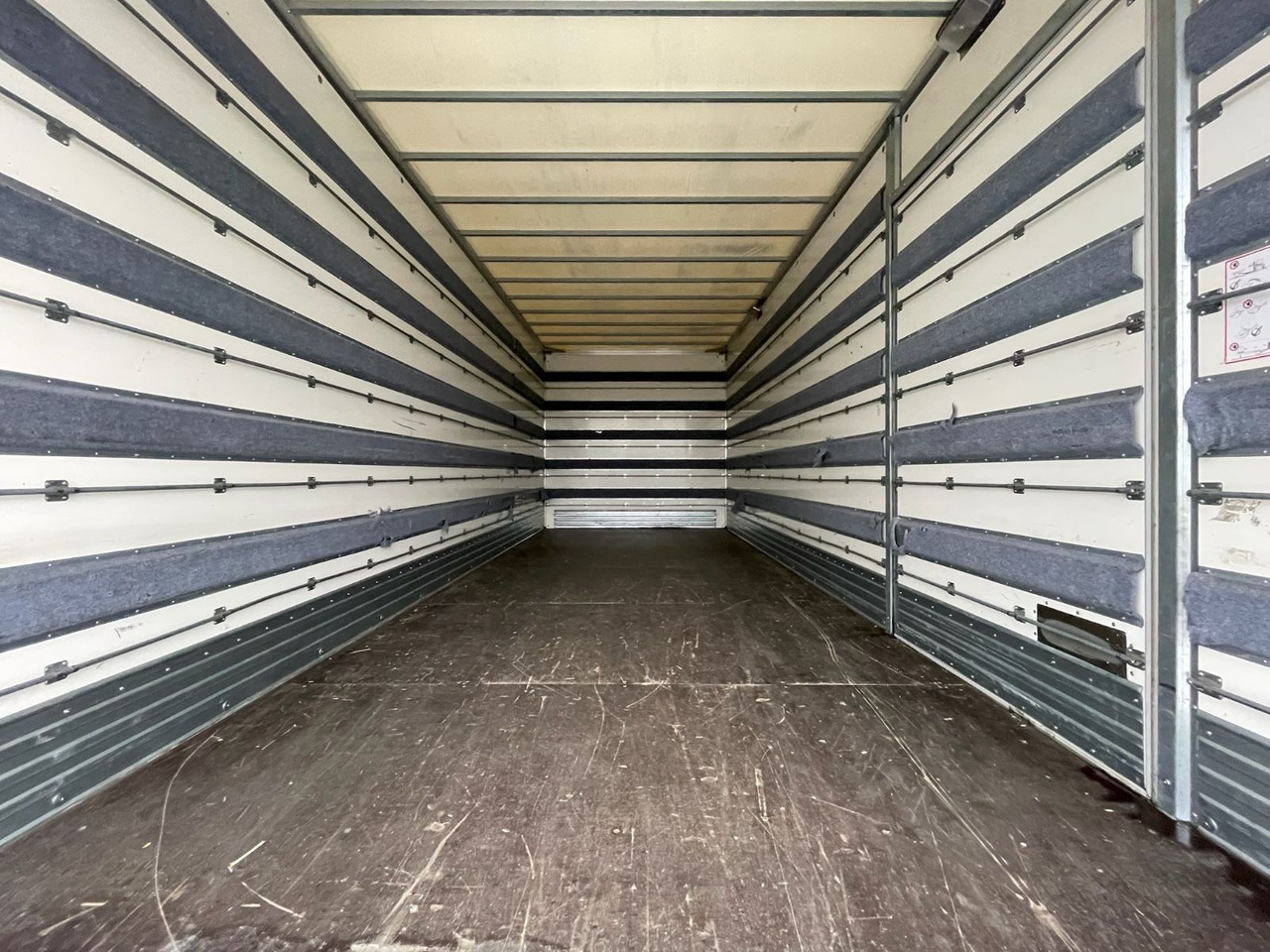 Box van MAN TGL 8.190 4x2 BL Koffer/LBW/PALFINGER/AC/EU6d: picture 9 Box van MAN TGL 8.190 4x2 BL Koffer/LBW/PALFINGER/AC/EU6d: picture 9