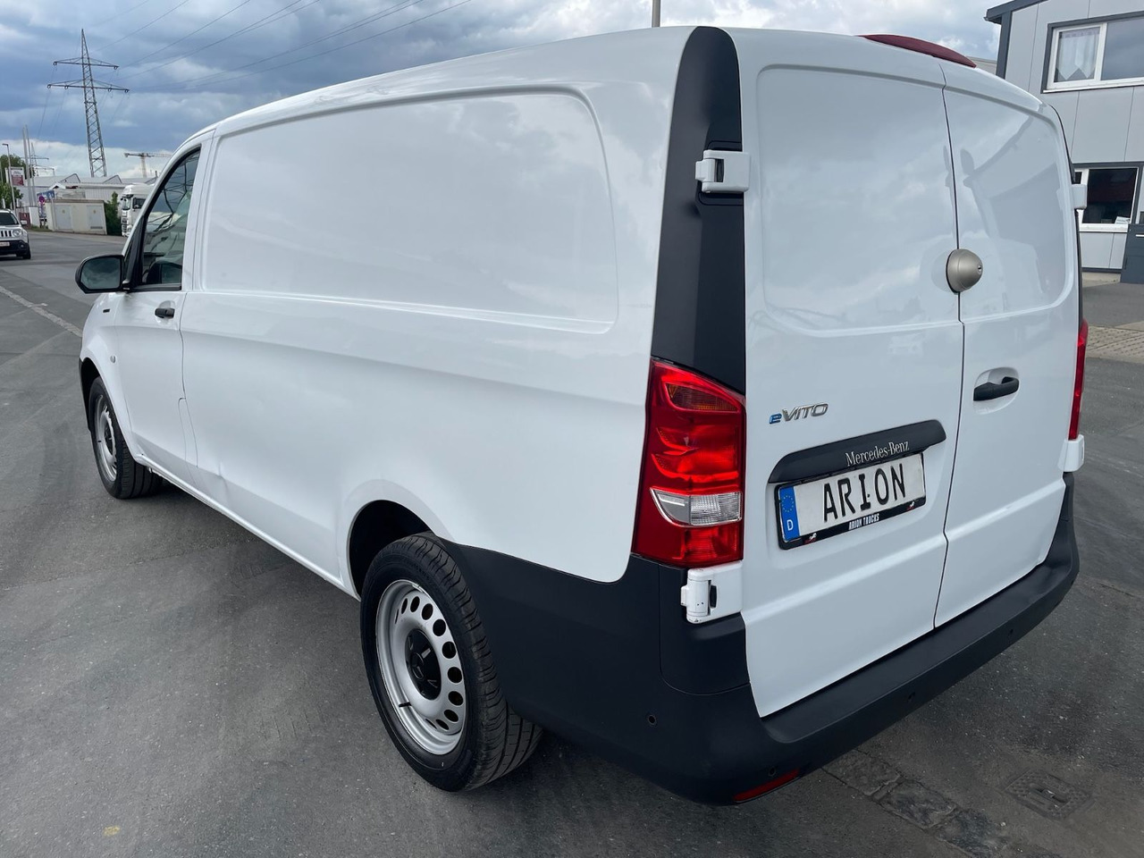 Mercedes-Benz eVito 111 Kastenwagen lang/Kamera/AC/70kW/3Sitze - Small van, Electric van: picture 4 Mercedes-Benz eVito 111 Kastenwagen lang/Kamera/AC/70kW/3Sitze - Small van, Electric van: picture 4