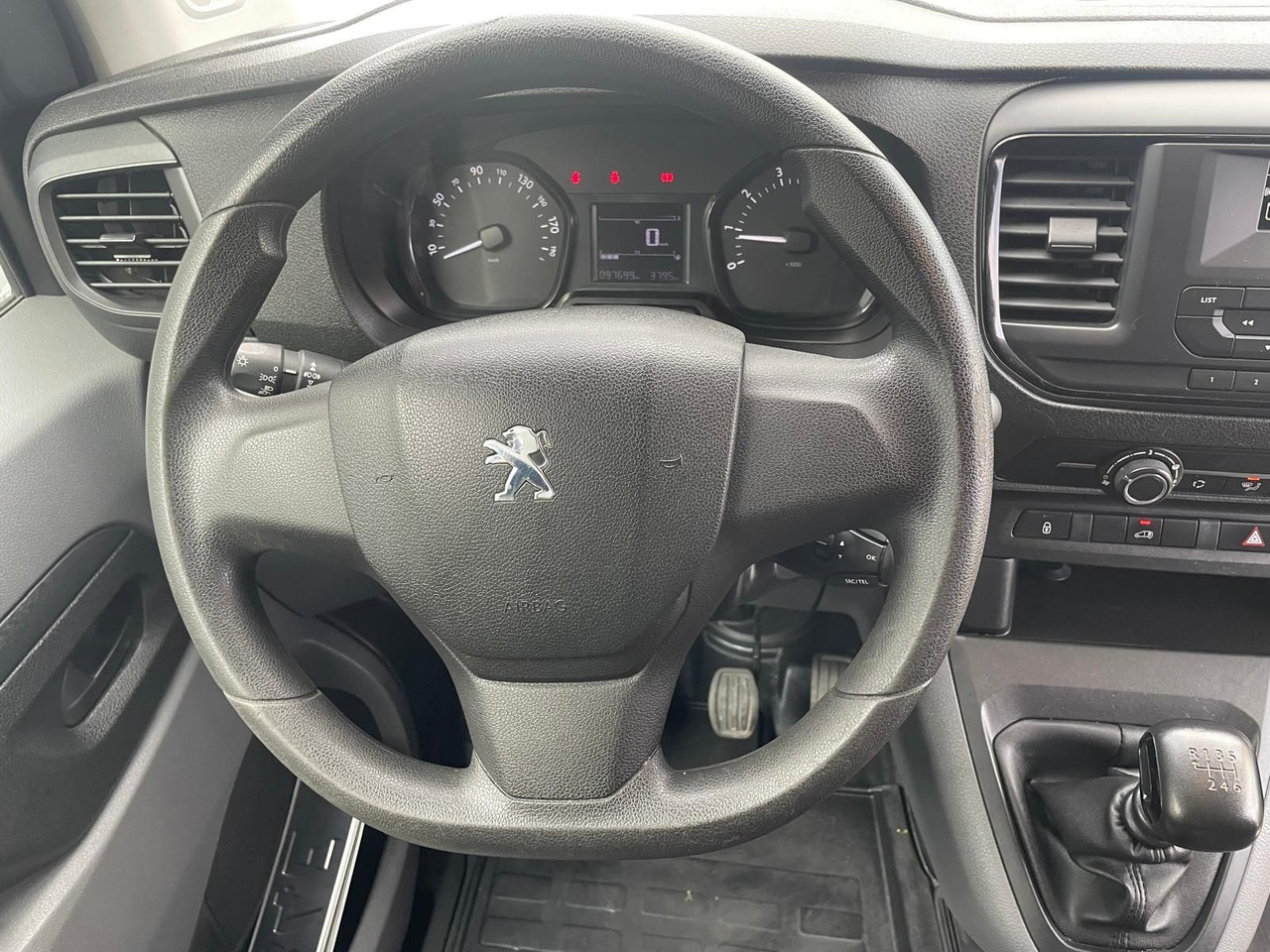Leasing of  Peugeot Expert Kasten Pro L3/2.0 BlueHDI/AC/15xVerfügbar Peugeot Expert Kasten Pro L3/2.0 BlueHDI/AC/15xVerfügbar: picture 13