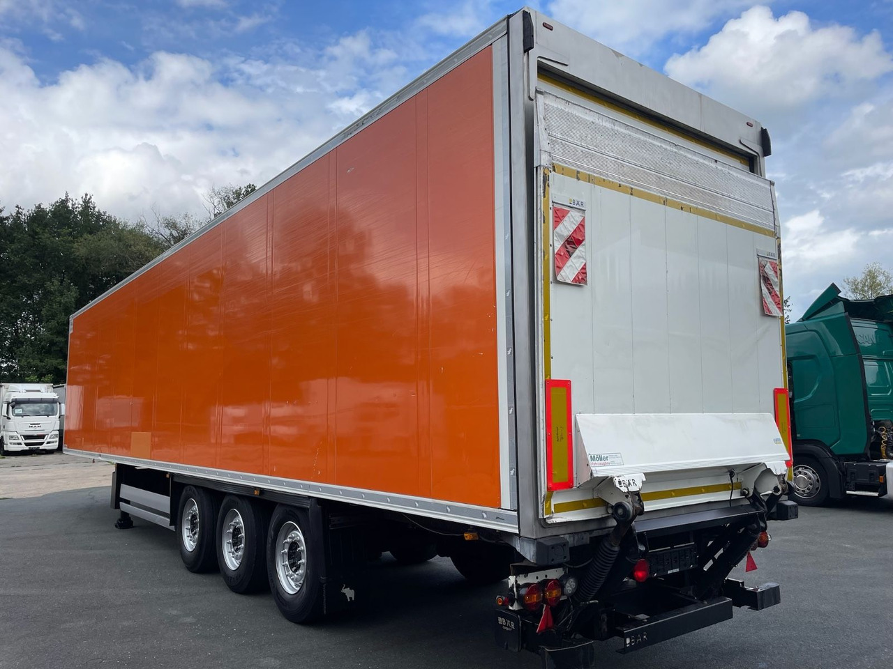 Schmitz Cargobull SCB*S3B/CARRIER/Vector1550/LBW/BÄR/2327h/13,4m - Refrigerator semi-trailer: picture 4 Schmitz Cargobull SCB*S3B/CARRIER/Vector1550/LBW/BÄR/2327h/13,4m - Refrigerator semi-trailer: picture 4