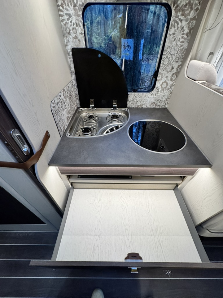 Alcove motorhome Rimor Seal 695: picture 26