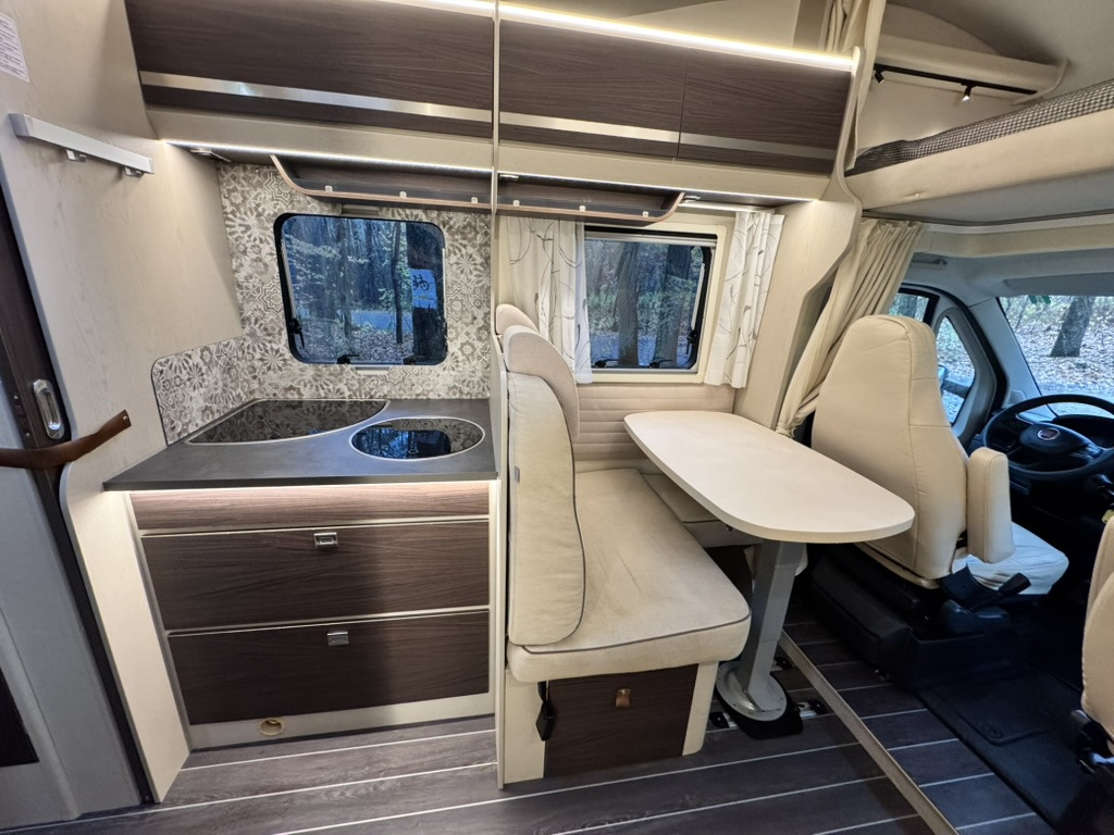 Alcove motorhome Rimor Seal 695: picture 25