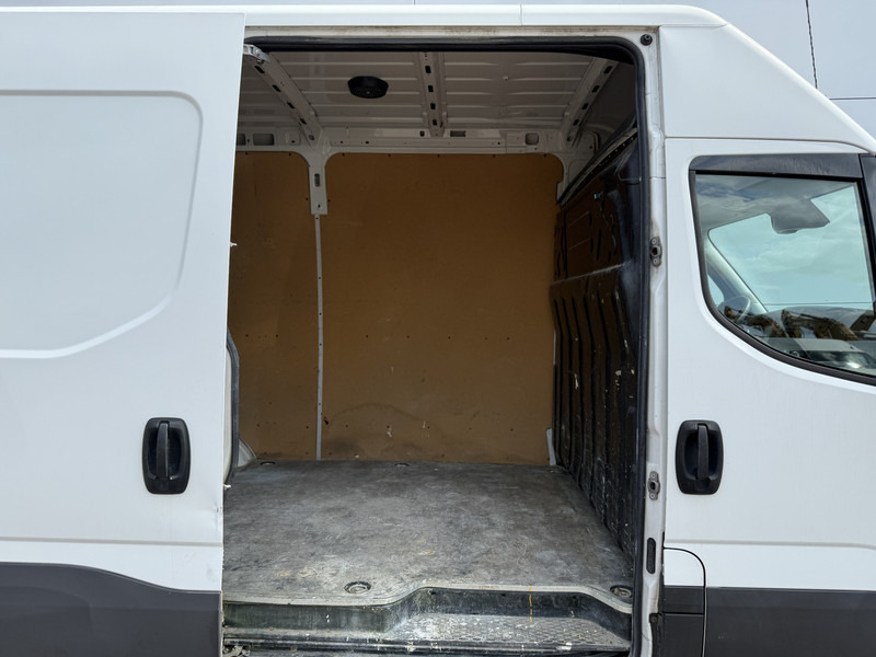 Panel van Iveco Daily 35S14 2.3 L2H2 Cruise Control Climate Control 3.5t Trekhaak Lucht geveerde stoel: picture 10