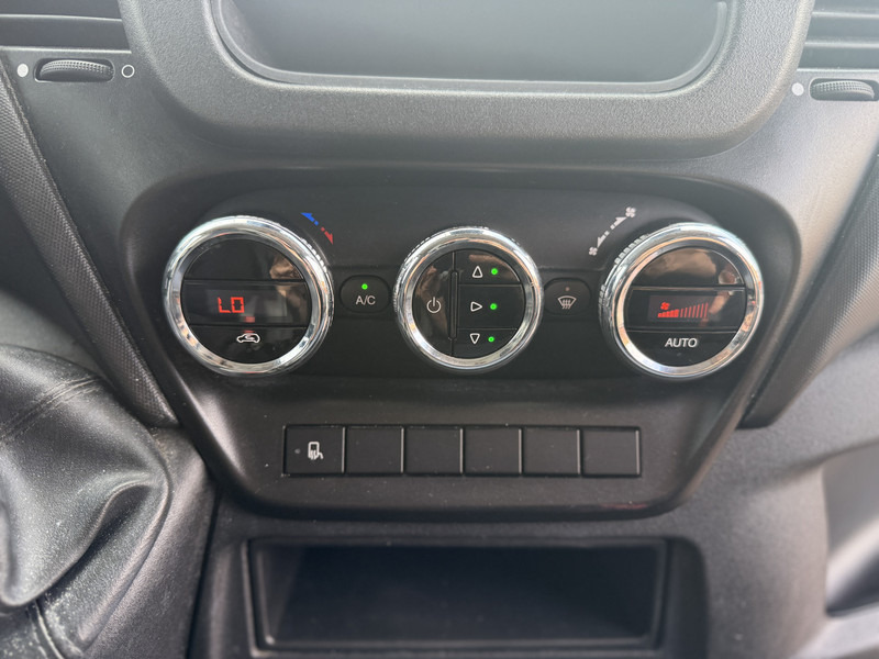 Panel van Iveco Daily 35S14 2.3 L2H2 Cruise Control Climate Control 3.5t Trekhaak Lucht geveerde stoel: picture 17