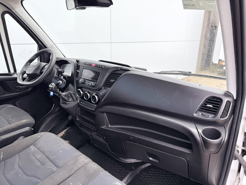 Leasing of Iveco Daily 35S14 2.3 L3H1 Open Laadbak Pritsche *Bak 425cm lang* Airco Cruise Control Standkachel Trekhaak Luchtgeveerde stoel Iveco Daily 35S14 2.3 L3H1 Open Laadbak Pritsche *Bak 425cm lang* Airco Cruise Control Standkachel Trekhaak Luchtgeveerde stoel: picture 8