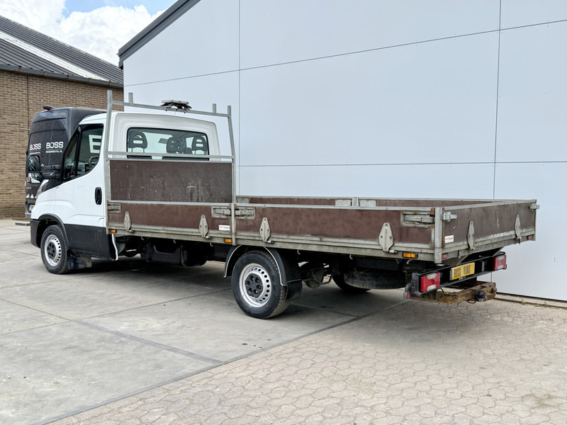 Iveco Daily 35S14 2.3 L3H1 Open Laadbak Pritsche *Bak 425cm lang* Airco Cruise Control Standkachel Trekhaak Luchtgeveerde stoel - Flatbed van: picture 2 Iveco Daily 35S14 2.3 L3H1 Open Laadbak Pritsche *Bak 425cm lang* Airco Cruise Control Standkachel Trekhaak Luchtgeveerde stoel - Flatbed van: picture 2