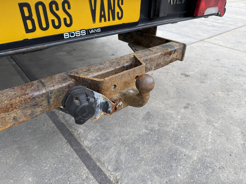 Leasing of Iveco Daily 35S14 2.3 L3H1 Open Laadbak Pritsche *Bak 425cm lang* Airco Cruise Control Standkachel Trekhaak Luchtgeveerde stoel Iveco Daily 35S14 2.3 L3H1 Open Laadbak Pritsche *Bak 425cm lang* Airco Cruise Control Standkachel Trekhaak Luchtgeveerde stoel: picture 13