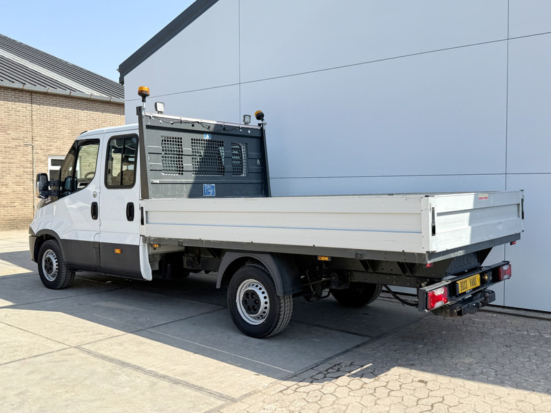 Iveco Daily 35S16 2.3 Automaat Dubbele Cabine Trekhaak 3.5t Climate Control 7 Zitplaatsen Standkachel DC - Flatbed van, Combi van: picture 2 Iveco Daily 35S16 2.3 Automaat Dubbele Cabine Trekhaak 3.5t Climate Control 7 Zitplaatsen Standkachel DC - Flatbed van, Combi van: picture 2