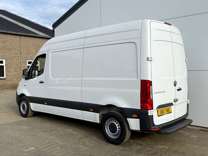 Mercedes-Benz eSprinter 312 ALL-IN PRIJS L2H2 55kWh 168km WLTP 80kw Snelladen Climate Control Stoelverwarming - Panel van, Electric van: picture 2 Mercedes-Benz eSprinter 312 ALL-IN PRIJS L2H2 55kWh 168km WLTP 80kw Snelladen Climate Control Stoelverwarming - Panel van, Electric van: picture 2