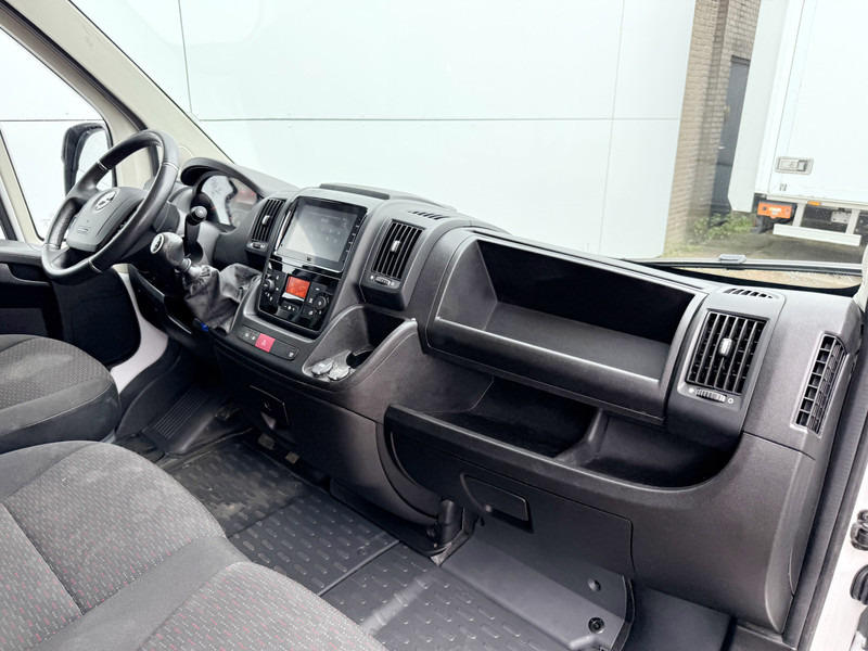 Small van Opel Movano 2.2 HDI 140PK L2H2 Climate Control Cruise Control Parkeersensoren: picture 9