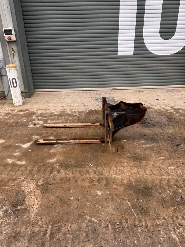 Titus Pallet Forks - Attachment for Construction machinery: picture 3 Titus Pallet Forks - Attachment for Construction machinery: picture 3