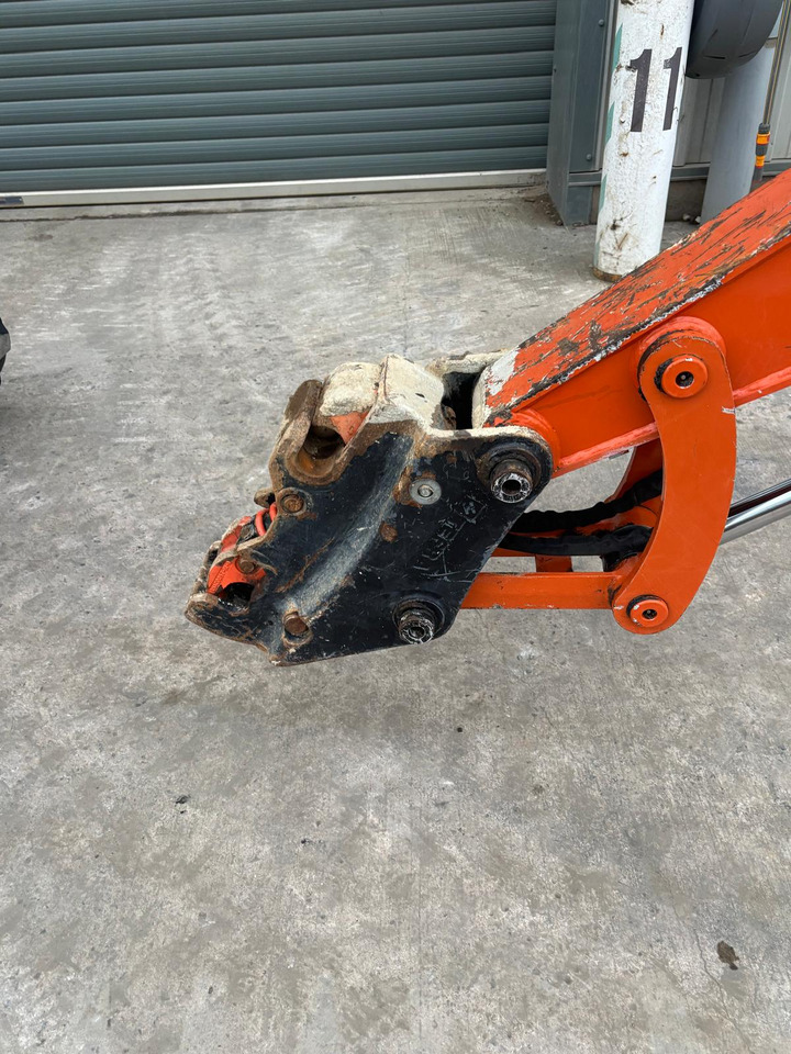 Mini excavator Hitachi ZX55U-6 CLR: picture 8