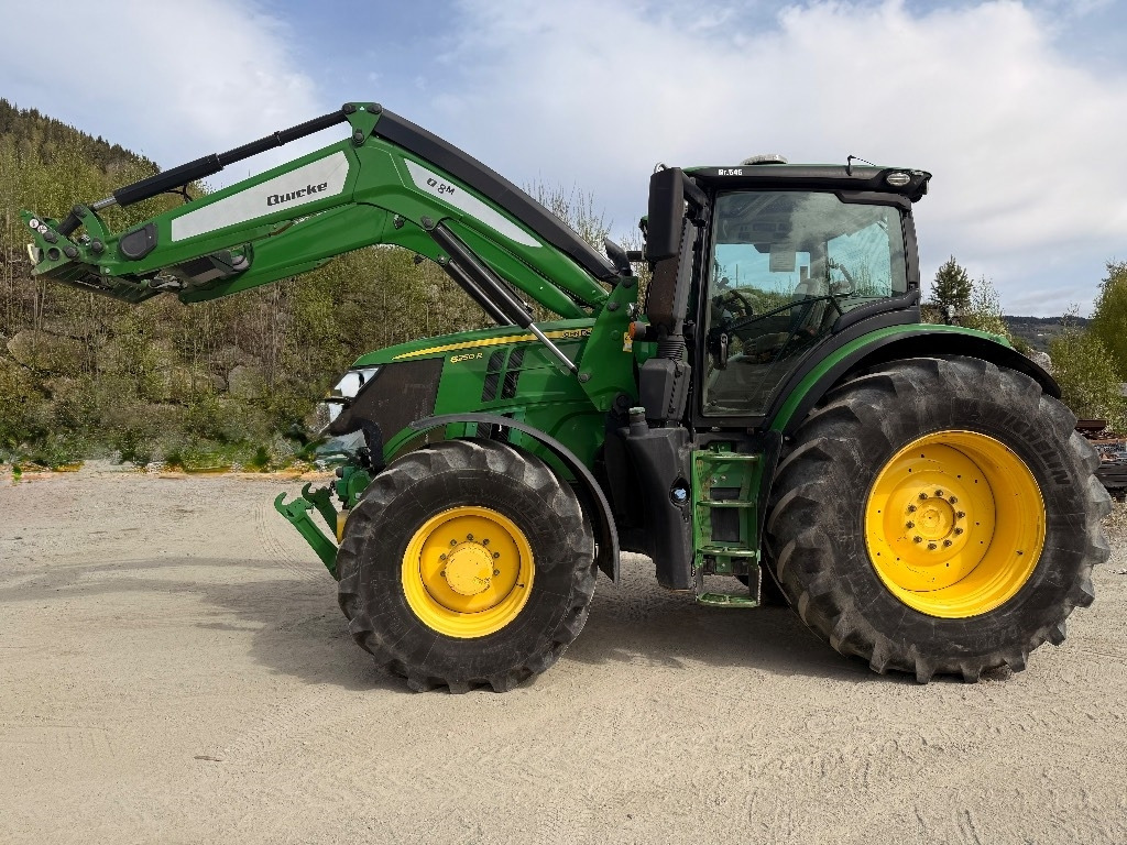 John Deere 6250 R ULTIMATE - Farm tractor: picture 1 John Deere 6250 R ULTIMATE - Farm tractor: picture 1