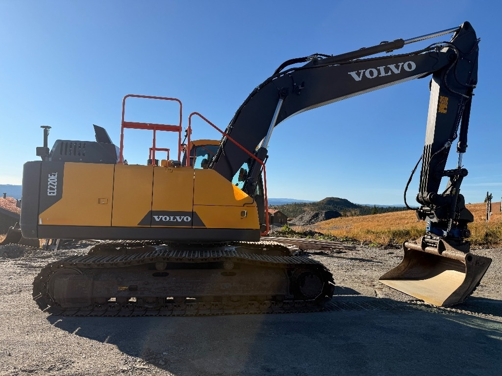 Volvo EC220EL - Crawler excavator: picture 1 Volvo EC220EL - Crawler excavator: picture 1