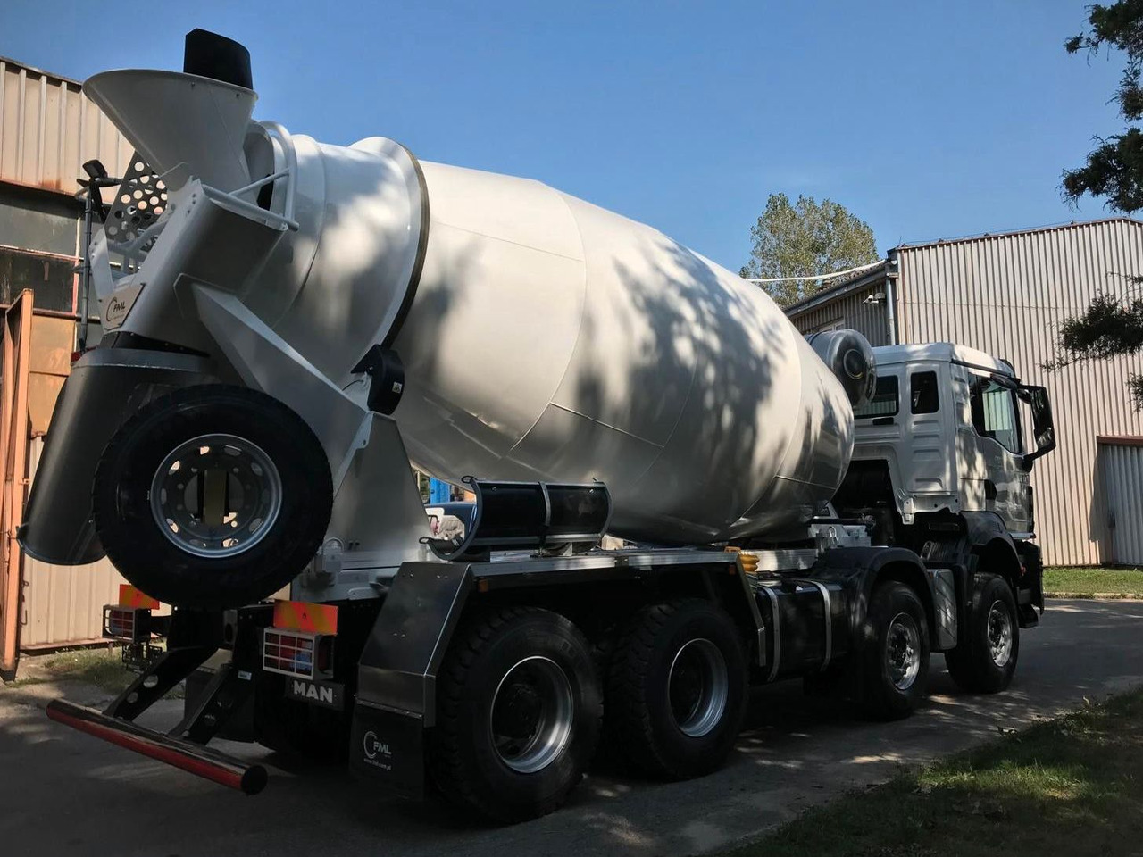 MAN TGS 41.400 EURO 2 FML 10 M3 - Concrete mixer truck: picture 4 MAN TGS 41.400 EURO 2 FML 10 M3 - Concrete mixer truck: picture 4