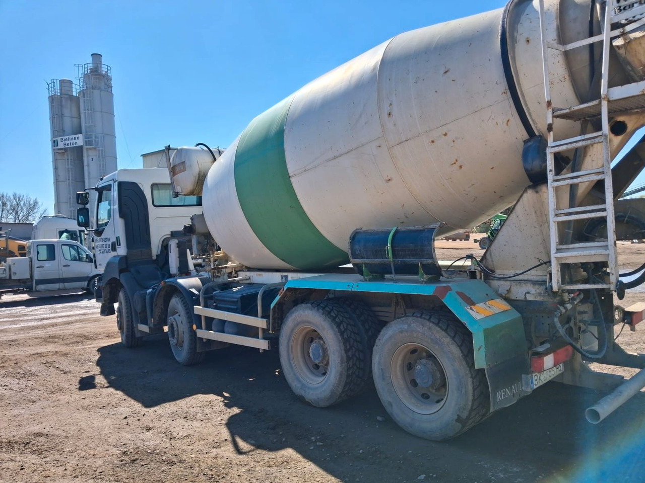 Renault KERAX 370 BARYVAL 10 M3 - Concrete mixer truck: picture 3 Renault KERAX 370 BARYVAL 10 M3 - Concrete mixer truck: picture 3