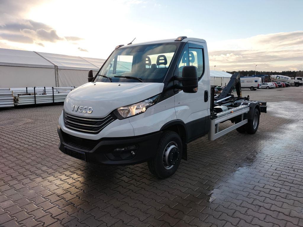 Iveco 70C18H Abrollkipper HYVA HKS-5 - Van, Hook lift truck: picture 2 Iveco 70C18H Abrollkipper HYVA HKS-5 - Van, Hook lift truck: picture 2