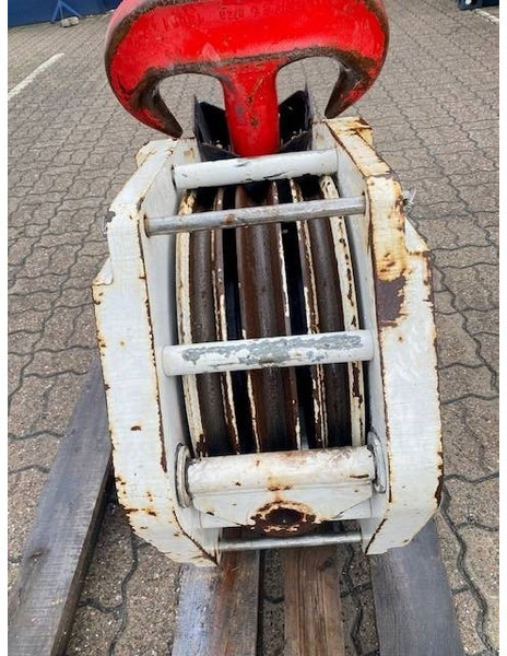 Terex Demag 80t hook block 3-sheaves, 21mm - Loader crane for Construction machinery: picture 3 Terex Demag 80t hook block 3-sheaves, 21mm - Loader crane for Construction machinery: picture 3