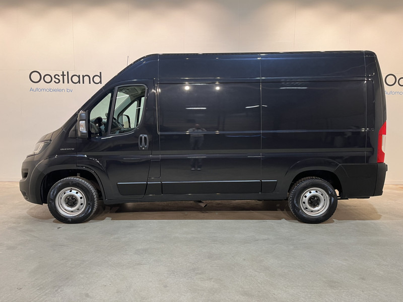 Fiat Ducato 2.3 MultiJet L2H2 120 PK / Euro 6 / Airco / Camera / Cruise Control / Trekhaak / Navigatie / 3-Zits / 72.600 KM !! - Small van: picture 2 Fiat Ducato 2.3 MultiJet L2H2 120 PK / Euro 6 / Airco / Camera / Cruise Control / Trekhaak / Navigatie / 3-Zits / 72.600 KM !! - Small van: picture 2