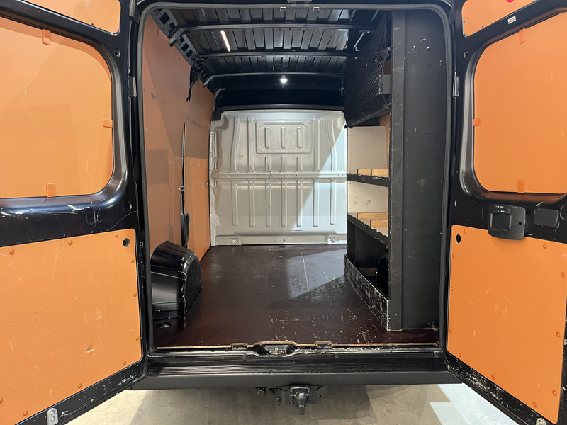 Fiat Ducato 2.3 MultiJet L2H2 120 PK / Euro 6 / Airco / Camera / Cruise Control / Trekhaak / Navigatie / 3-Zits / 72.600 KM !! - Small van: picture 5 Fiat Ducato 2.3 MultiJet L2H2 120 PK / Euro 6 / Airco / Camera / Cruise Control / Trekhaak / Navigatie / 3-Zits / 72.600 KM !! - Small van: picture 5