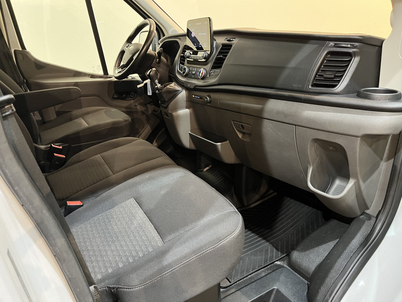 Flatbed van, Combi van Ford Transit 2.0 TDCI L3H1 130 PK DC Dubbel Cabine Trend Open Laadbak / Euro 6 / Airco / Cruise Control / Trekhaak / CarPlay / 23.600 KM !! / BPM VRIJ !!: picture 16