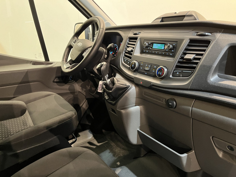 Ford Transit 2.0 TDCI L4 Trend RWD 130 PK Bakwagen / Sörensen Laadklep / Meubelbak / Euro 6 / Airco / Cruise Control / 3-Zits / 30.200 KM !! - Box van: picture 3 Ford Transit 2.0 TDCI L4 Trend RWD 130 PK Bakwagen / Sörensen Laadklep / Meubelbak / Euro 6 / Airco / Cruise Control / 3-Zits / 30.200 KM !! - Box van: picture 3