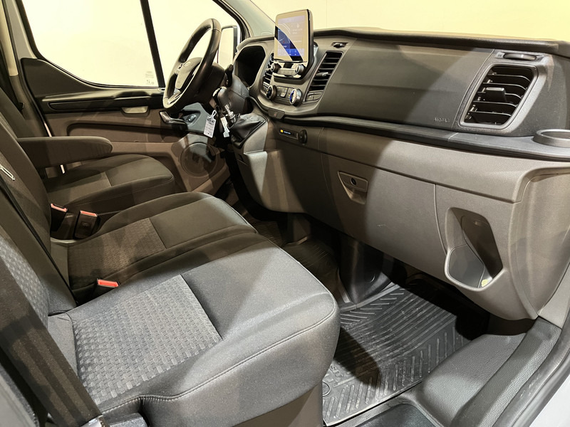 Ford Transit Custom 300 2.0 TDCI L1H1 Trend 130 PK / Servicebus / Bott Inrichting / Euro 6 / Schuifdeur L + R / Airco / CarPlay / Klep / PDC / Navigatie / 3-Zits / BPM VRIJ !! - Small van: picture 3 Ford Transit Custom 300 2.0 TDCI L1H1 Trend 130 PK / Servicebus / Bott Inrichting / Euro 6 / Schuifdeur L + R / Airco / CarPlay / Klep / PDC / Navigatie / 3-Zits / BPM VRIJ !! - Small van: picture 3
