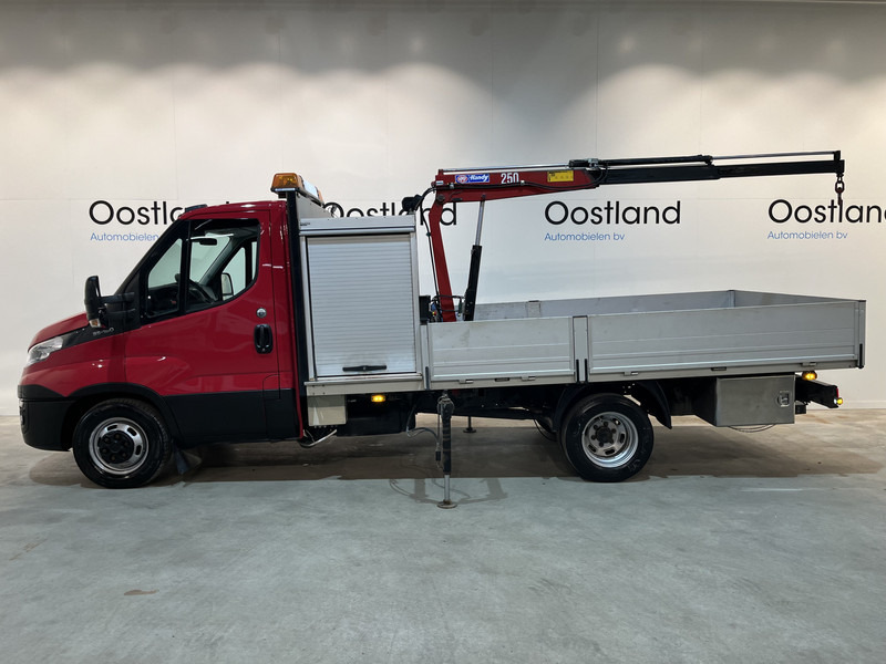 Iveco Daily 35C16 Open Laadbak / HMF Kraan / Euro 6 / Compressor / Trekhaak 3500 KG / Airco / Cruise Control / 3-Zits / 69.100 KM !! / BPM VRIJ !! - Flatbed van: picture 2 Iveco Daily 35C16 Open Laadbak / HMF Kraan / Euro 6 / Compressor / Trekhaak 3500 KG / Airco / Cruise Control / 3-Zits / 69.100 KM !! / BPM VRIJ !! - Flatbed van: picture 2