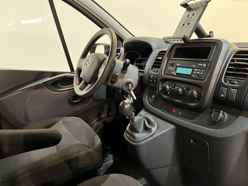 Opel Vivaro 1.6 CDTI L1H1 Servicebus / Inrichting / Euro 6 / Airco / Cruise Control / 3-Zits - Small van: picture 3 Opel Vivaro 1.6 CDTI L1H1 Servicebus / Inrichting / Euro 6 / Airco / Cruise Control / 3-Zits - Small van: picture 3