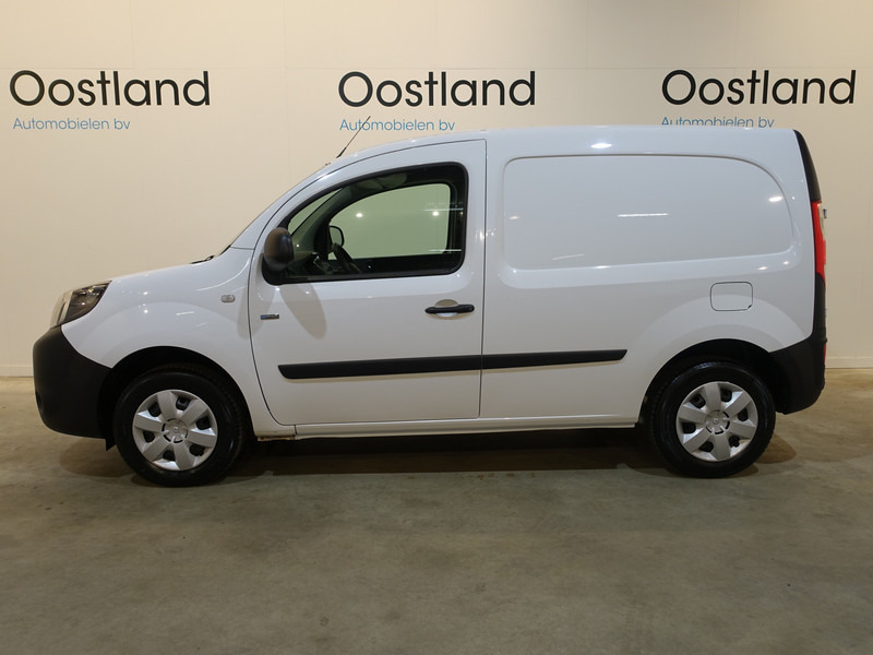 Renault Kangoo Z.E. 33 KwH (ex. accu) / Airco / Schuifdeur / PDC / 11.700 KM !! / BPM VRIJ !! - Small van, Electric van: picture 2 Renault Kangoo Z.E. 33 KwH (ex. accu) / Airco / Schuifdeur / PDC / 11.700 KM !! / BPM VRIJ !! - Small van, Electric van: picture 2