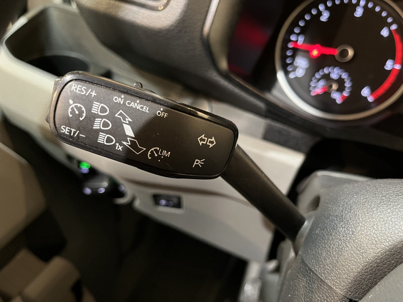 Panel van, Combi van Volkswagen Crafter 35 2.0 TDI L3H3 180 PK Servicebus / Bott Inrichting / Euro 6 / Trekhaak 3000 KG / 220V. / Airco / Navigatie / CarPlay / Cruise Control / PDC 85.250 KM !!: picture 12
