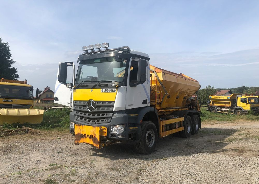 Snow removal vehicle Mercedes-Benz Arocs 2633 6x4 piaskarka solarka pług: picture 1