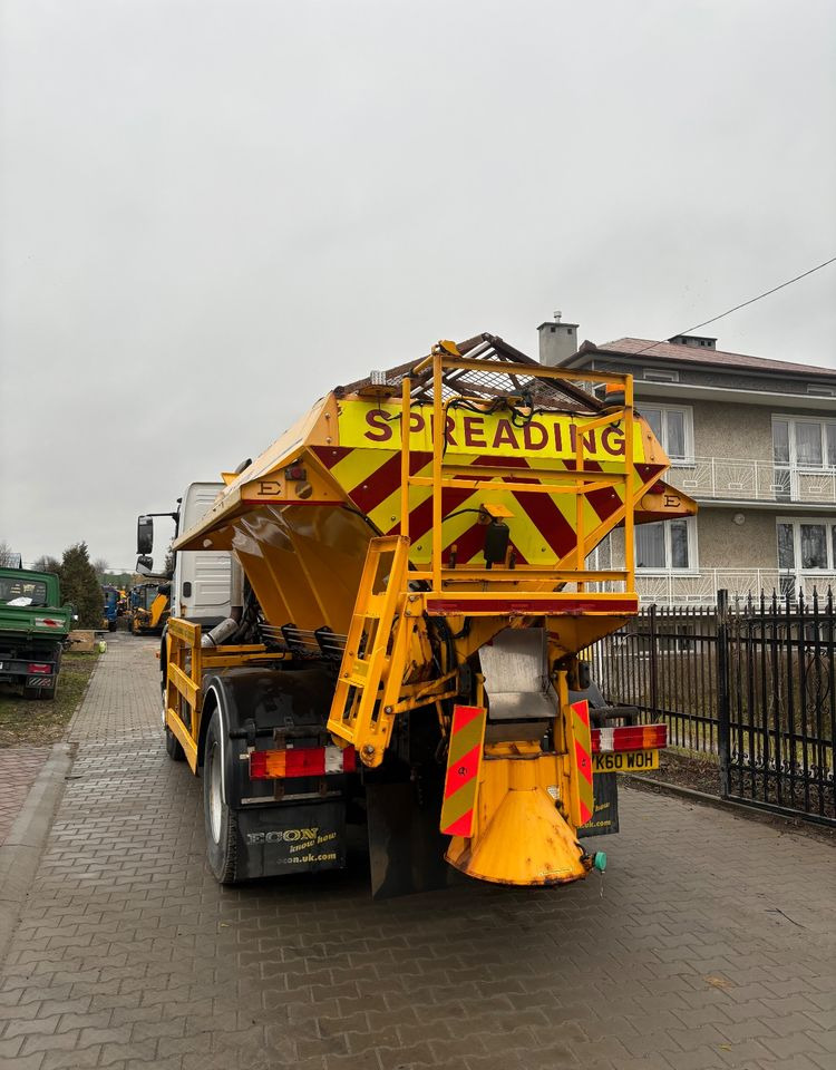 Snow removal vehicle Mercedes-Benz Axor 4x2 piaskarka solarka econ schmidt 1824 e5: picture 15 Snow removal vehicle Mercedes-Benz Axor 4x2 piaskarka solarka econ schmidt 1824 e5: picture 15