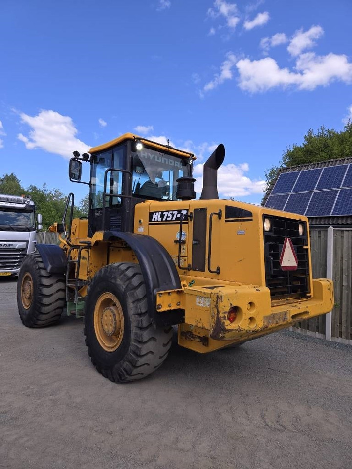 Hyundai HL 757-7 - Wheel loader: picture 2 Hyundai HL 757-7 - Wheel loader: picture 2