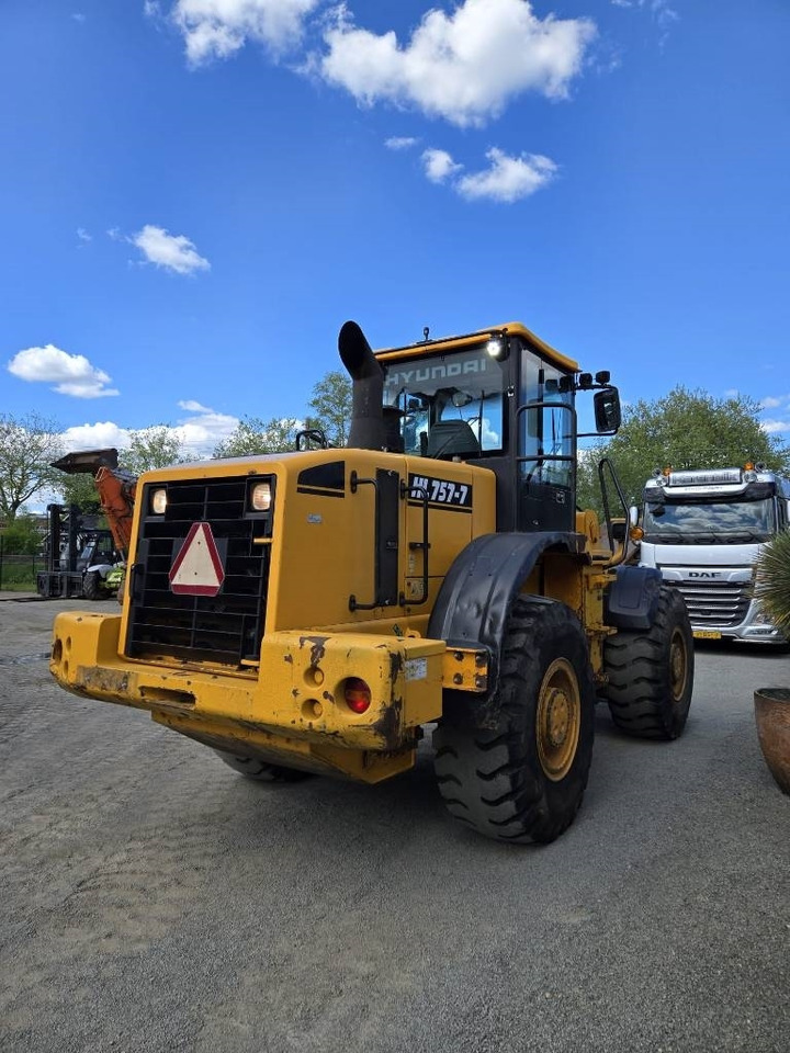 Hyundai HL 757-7 - Wheel loader: picture 4 Hyundai HL 757-7 - Wheel loader: picture 4