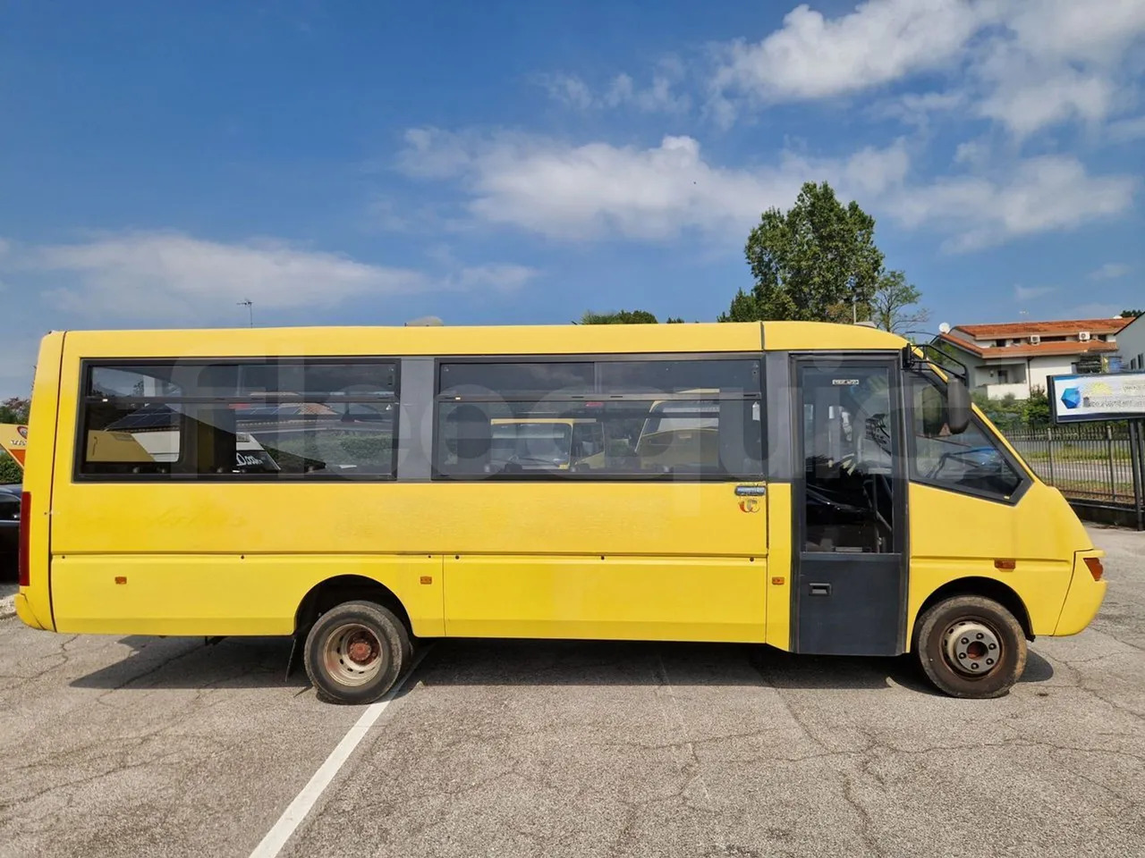 School bus Iveco Cacciamali: picture 13