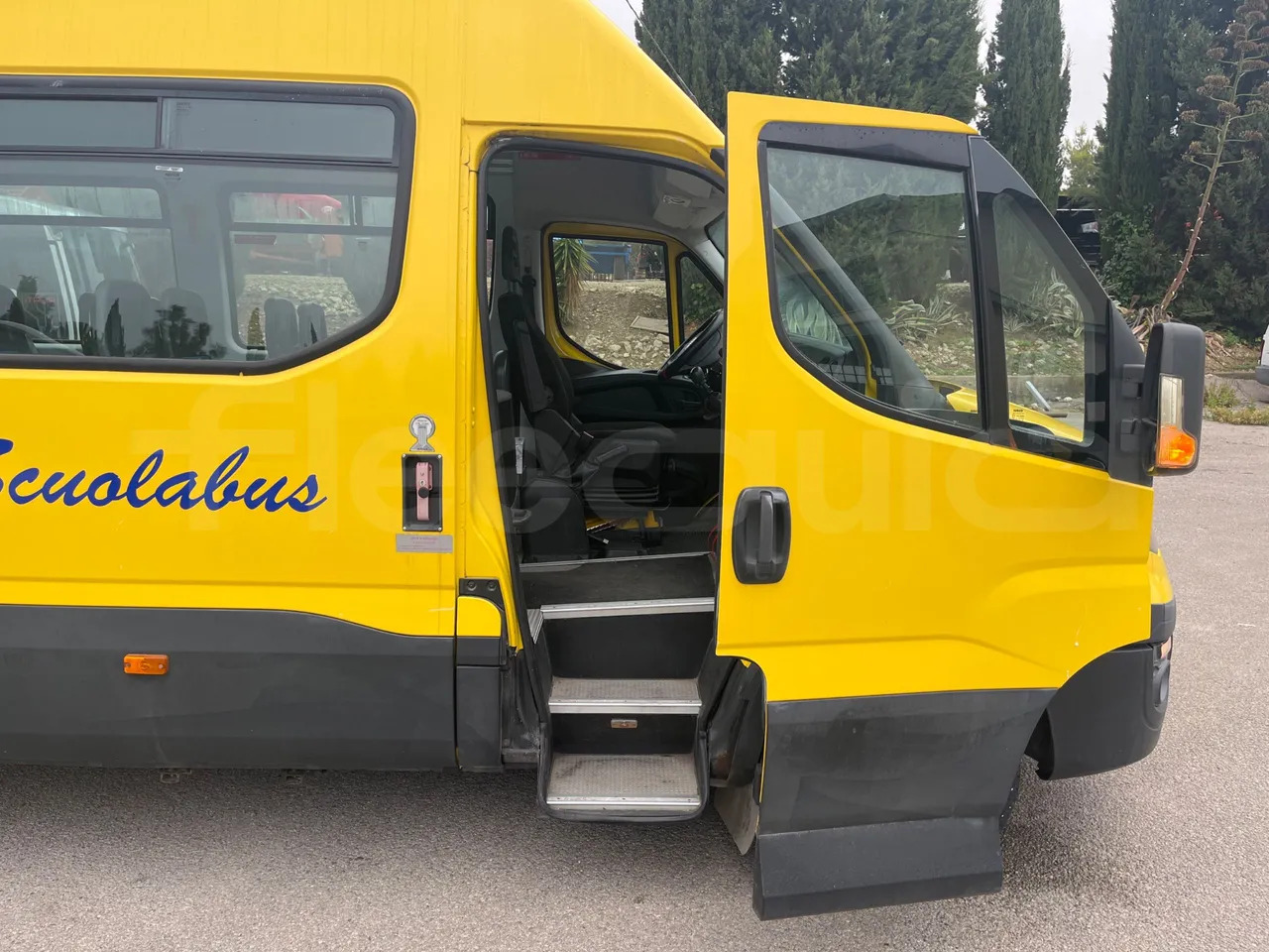 School bus Iveco Daily: picture 14 School bus Iveco Daily: picture 14