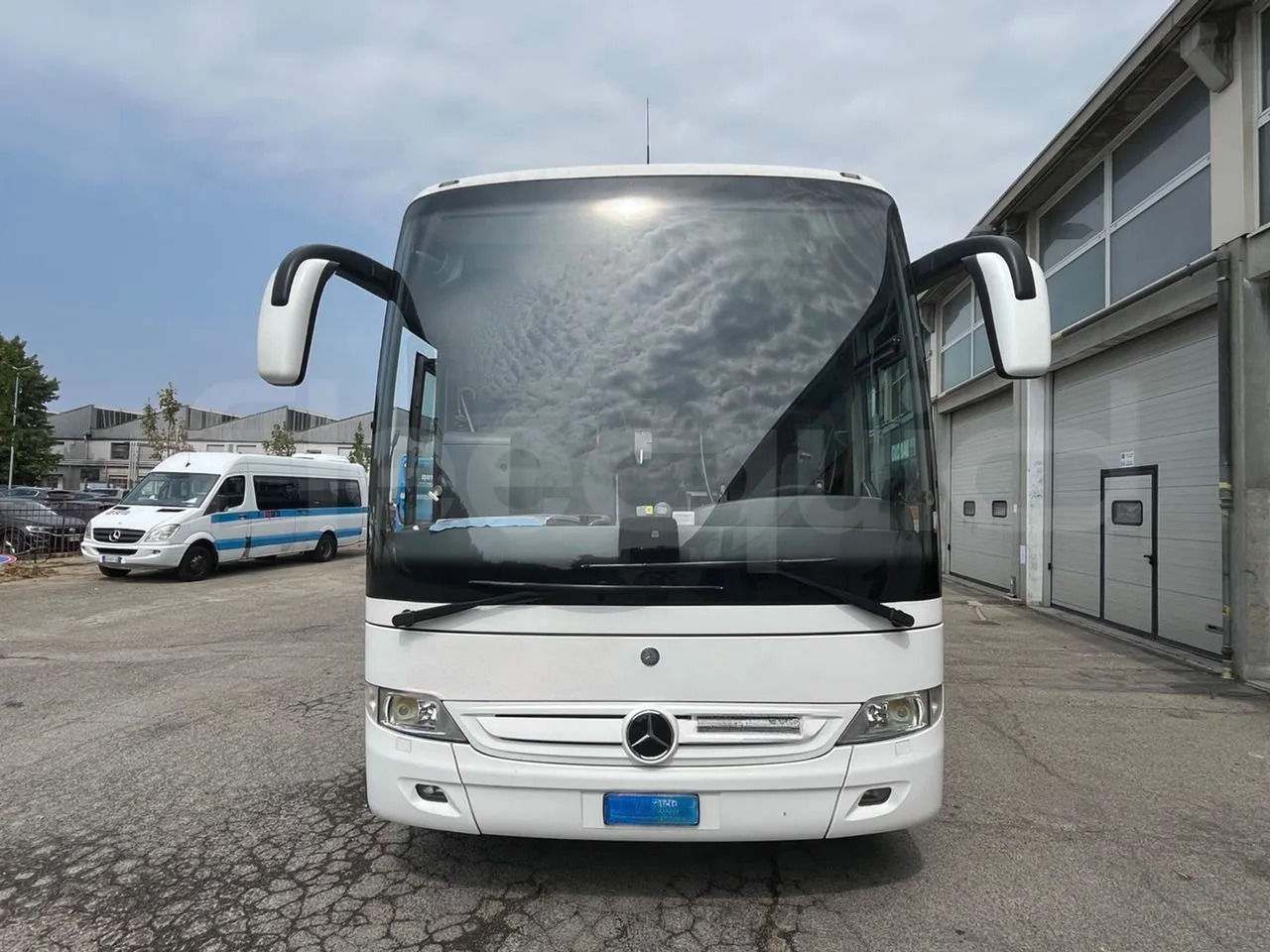 Mercedes-Benz Tourismo - Coach: picture 2 Mercedes-Benz Tourismo - Coach: picture 2