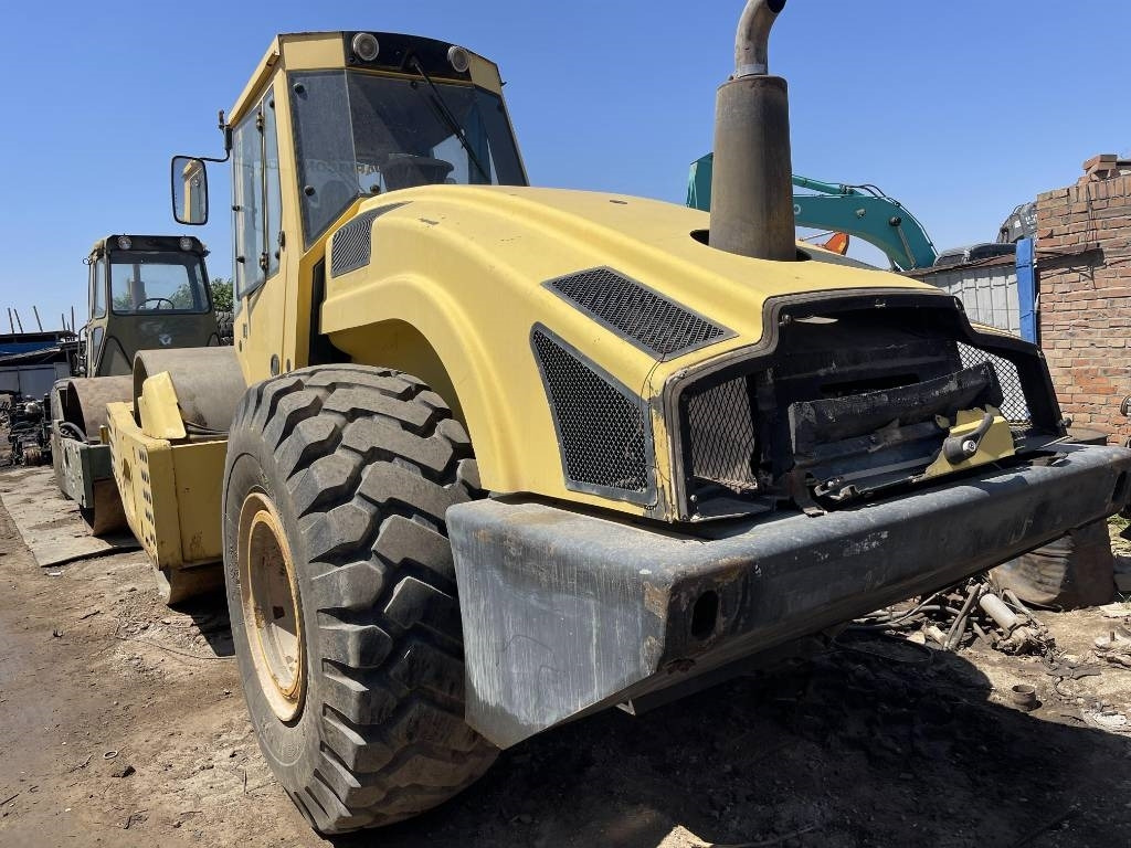Bomag 226-4 - Compactor: picture 2 Bomag 226-4 - Compactor: picture 2